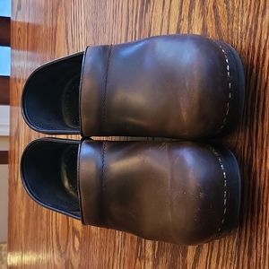 DANSKO Size 38 Narrow Dark Brown